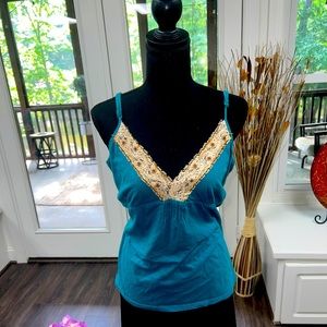 Women’s tank top built in bra lace detail turquoise v neck size XL, jeans top